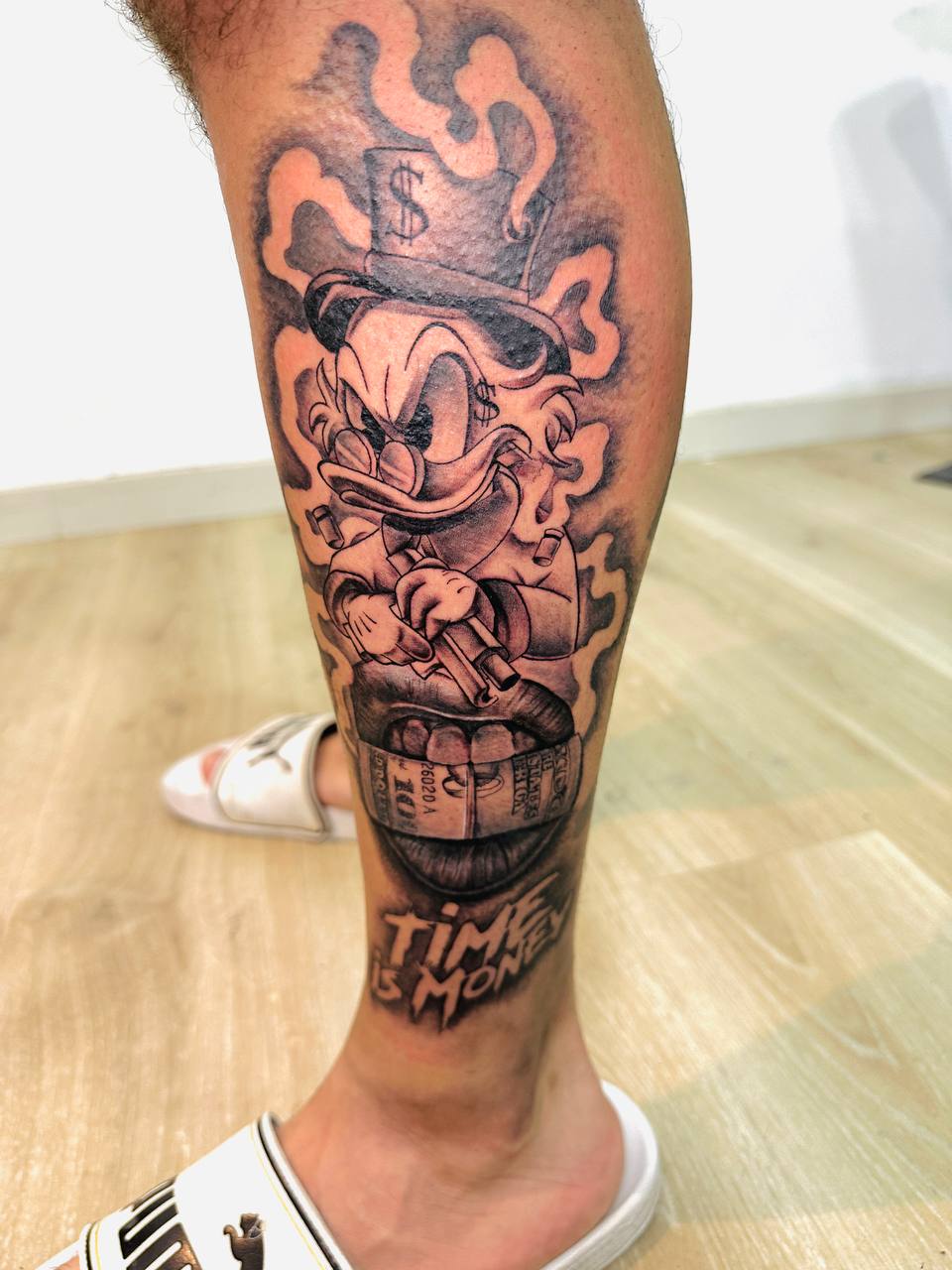 Tío Gilito Time is Money — chicano